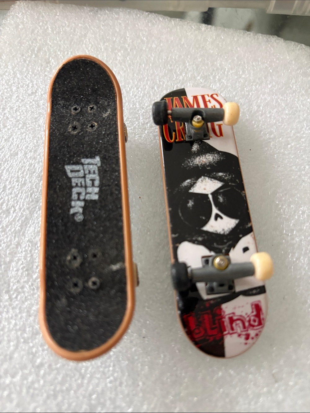 Kids Fingerboard Skateboard Set - Black/White collectible